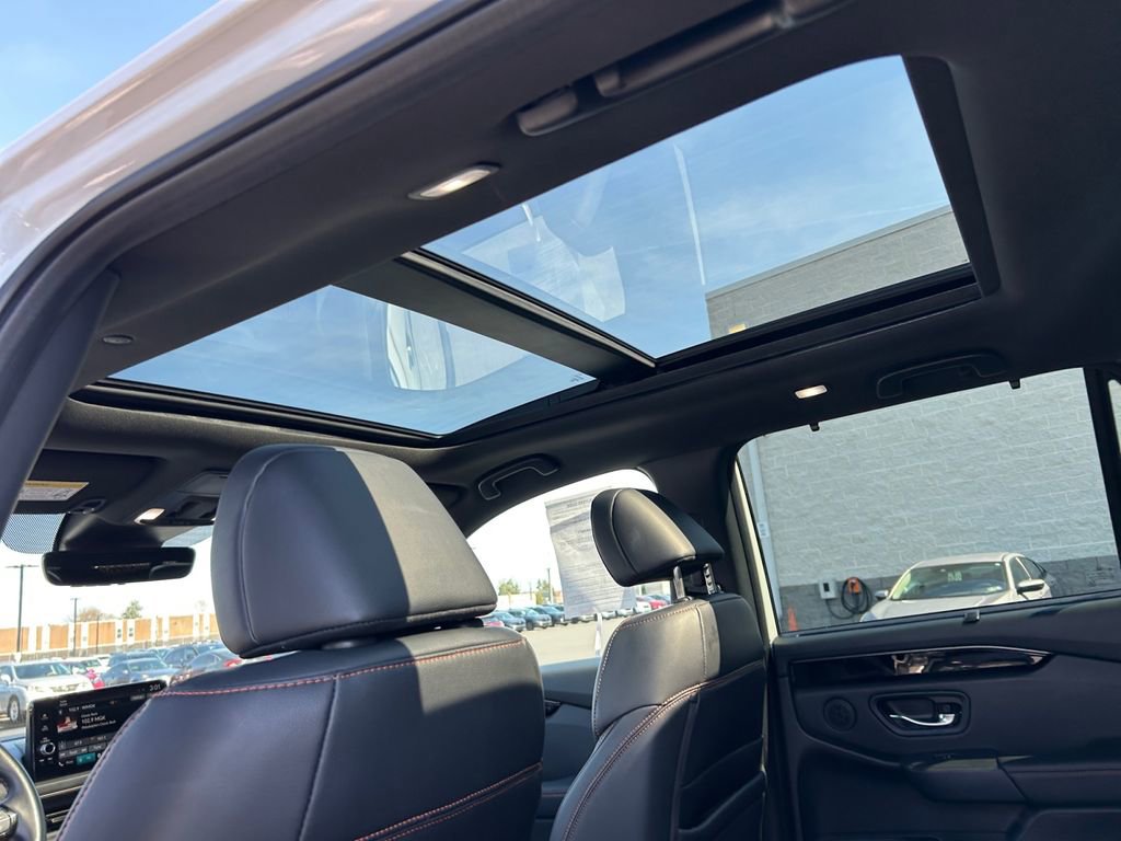 Used 2023 Honda Pilot TrailSport image 21