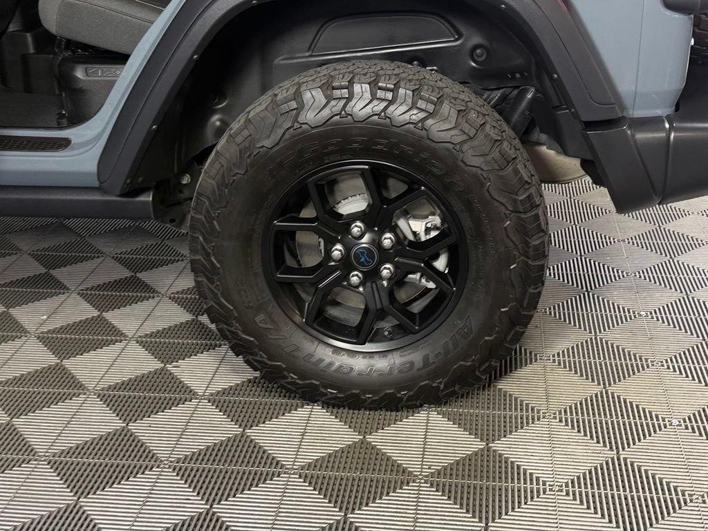 Used 2024 Jeep Wrangler Unlimited AWD/4WD image 13