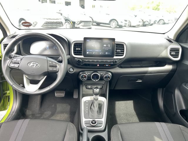 Used 2024 Hyundai Venue SEL FWD image 12