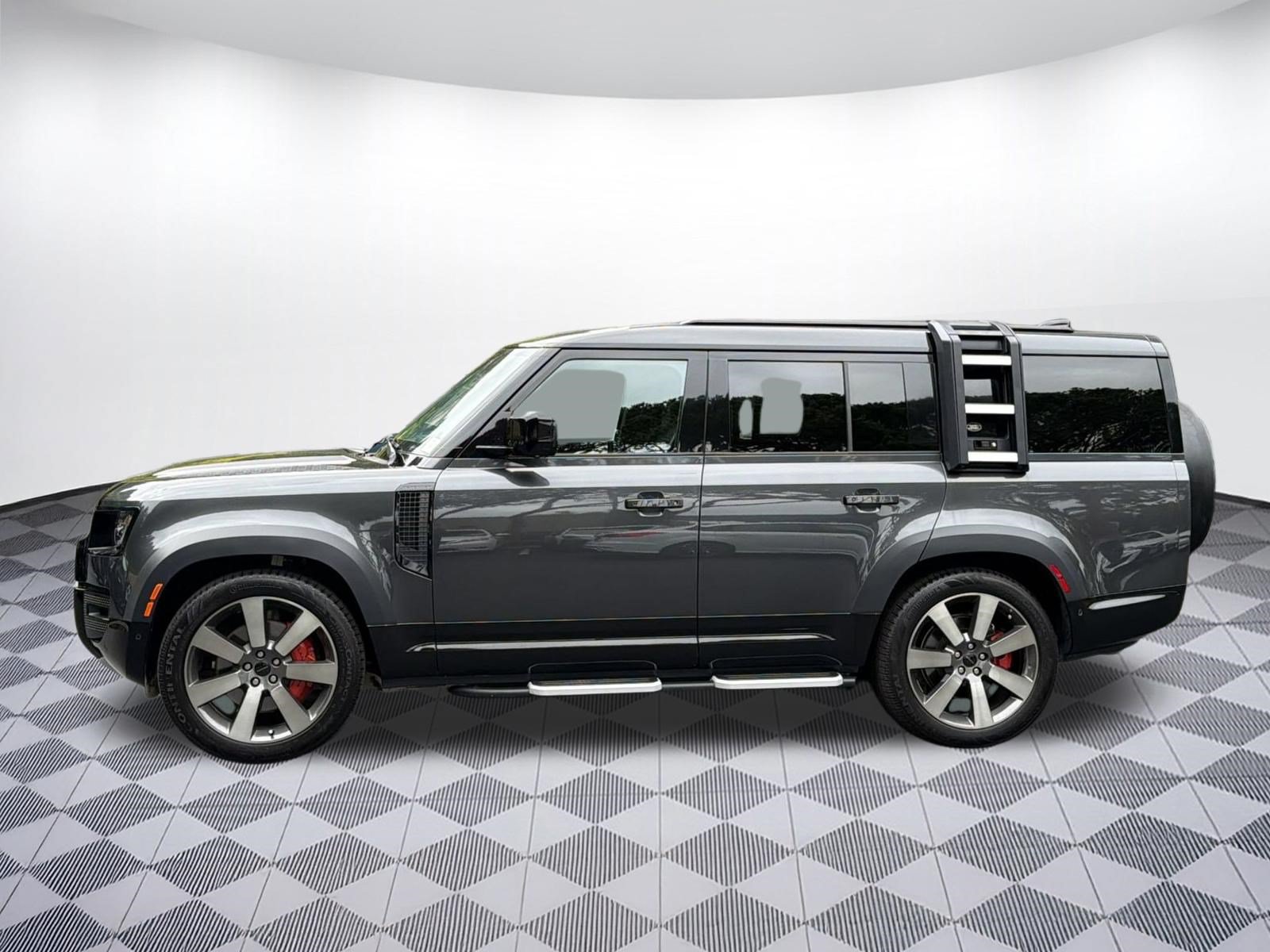 Used 2024 Land Rover Defender 130 X AWD/4WD image 2