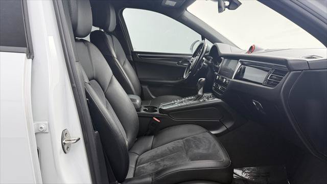 Used 2019 Porsche Macan AWD/4WD image 22