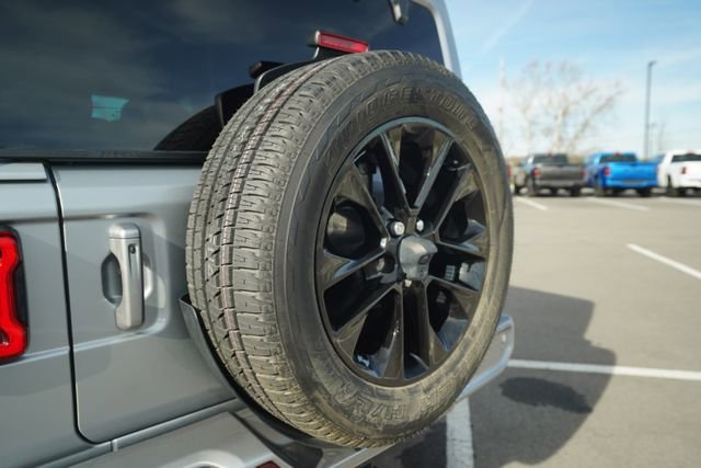 Used 2021 Jeep Wrangler Unlimited Sahara image 40