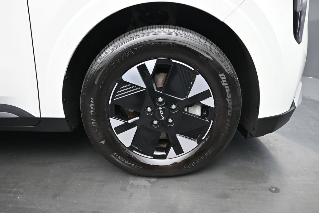 Used 2026 Kia Carnival LXS FWD image 10