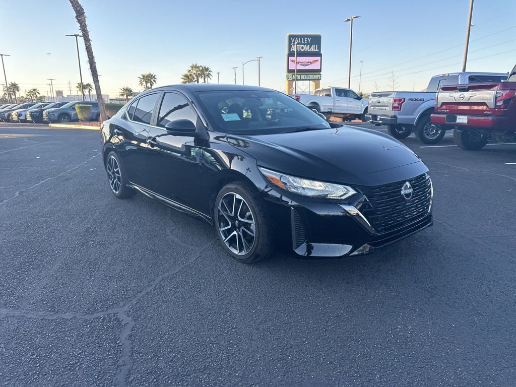 Used 2025 Nissan Sentra SR w/ SR Premium Package image 4