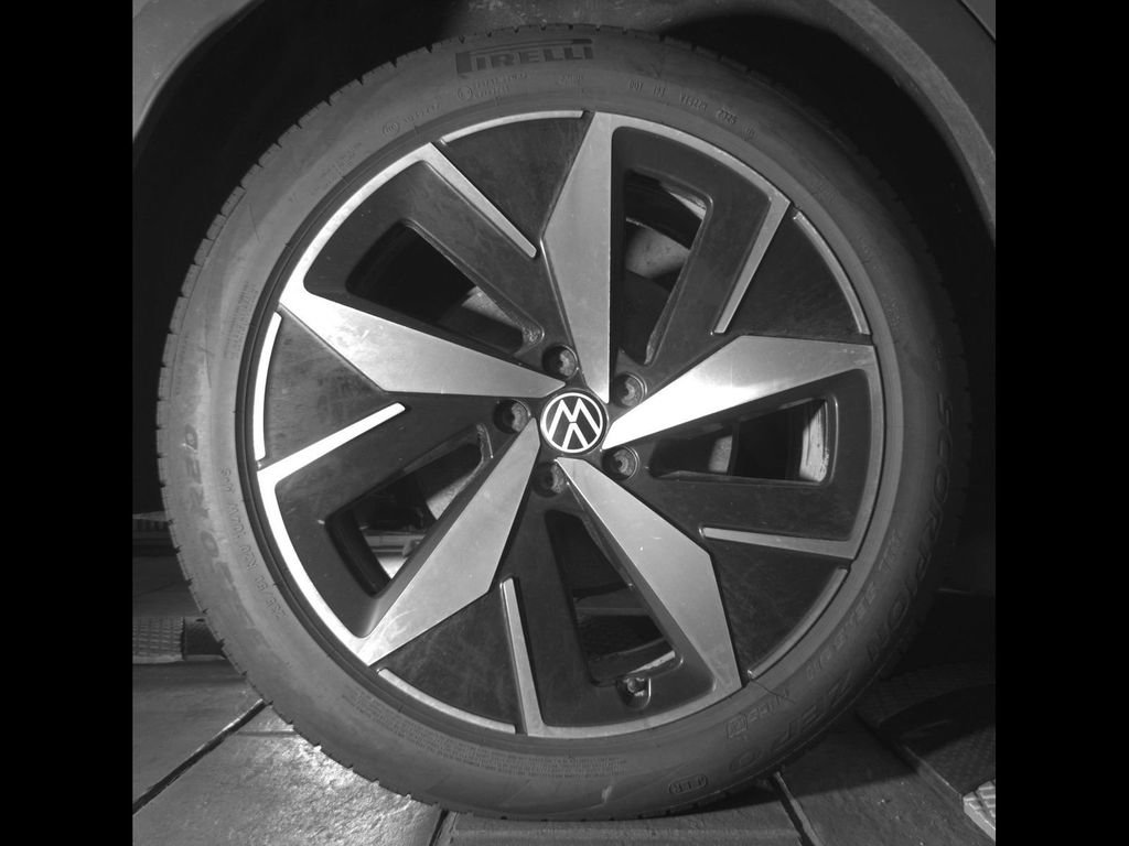 Certified 2025 Volkswagen ID.4 Pro S Plus AWD/4WD image 14