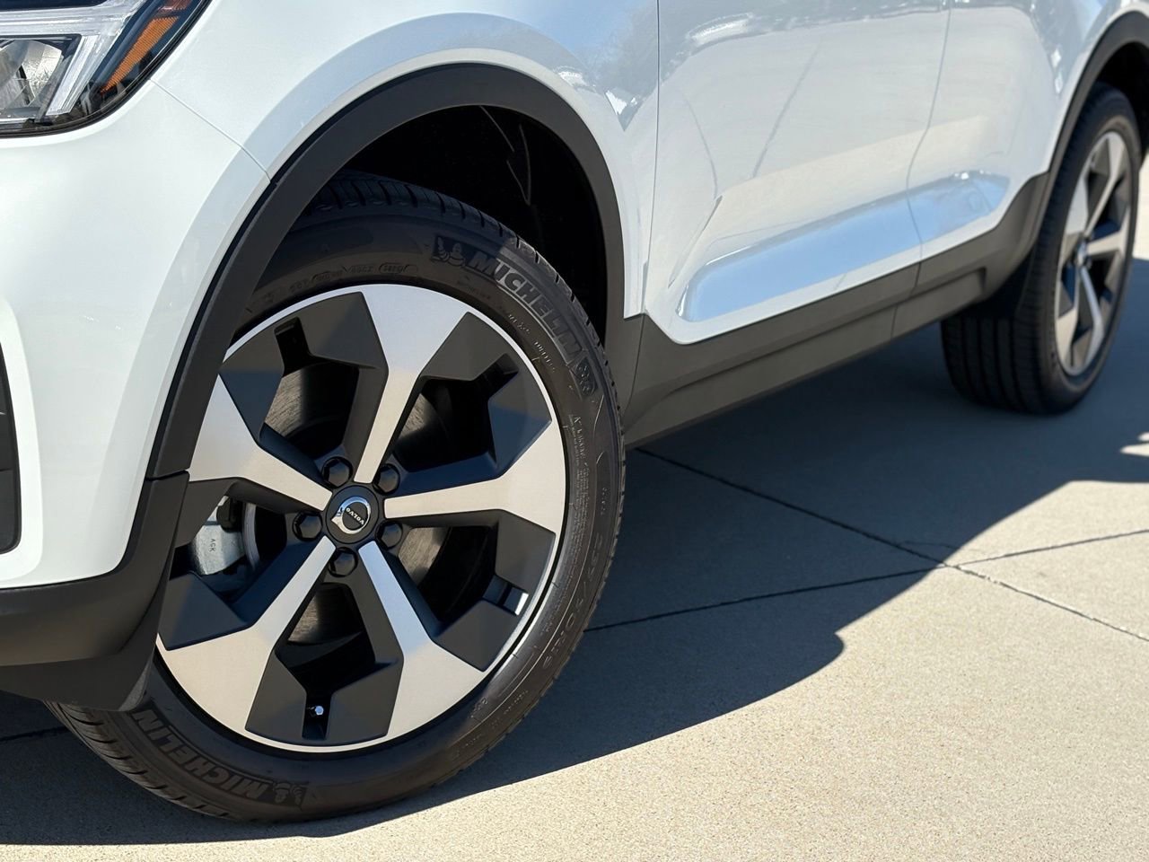 New 2026 Volvo XC40 B4 Core image 7