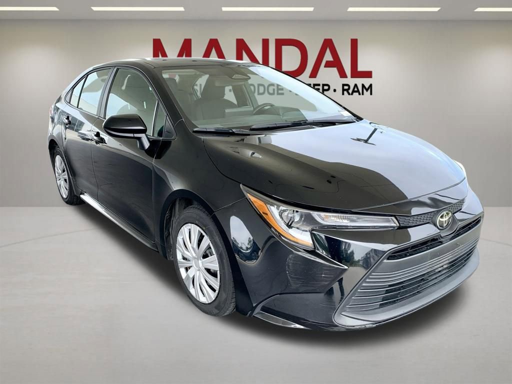 Used 2024 Toyota Corolla LE FWD image 5