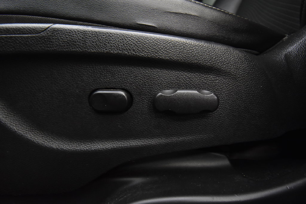 Used 2014 Buick Encore FWD image 21