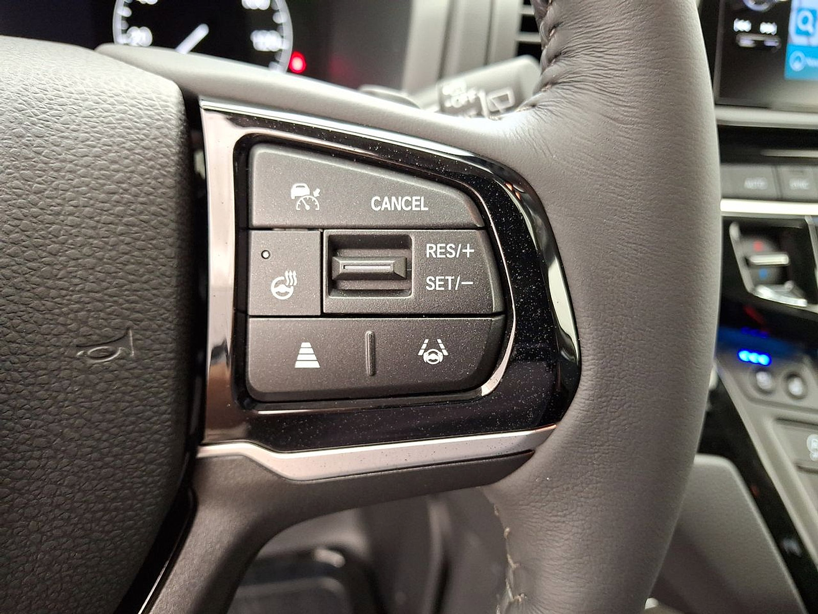 Used 2025 Honda Odyssey Elite image 18