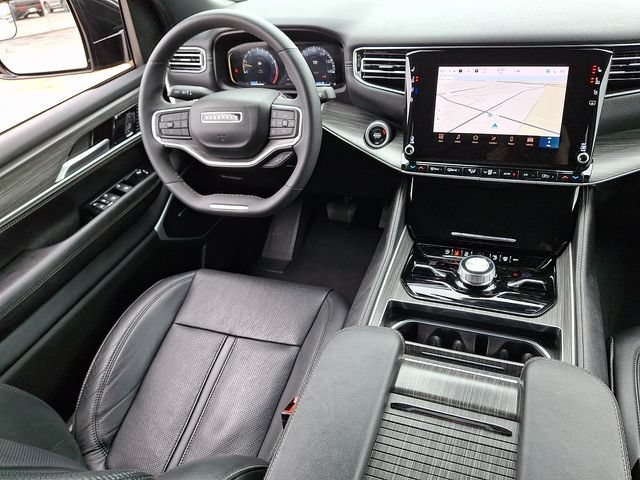 Used 2024 Jeep Wagoneer Series III AWD/4WD image 14