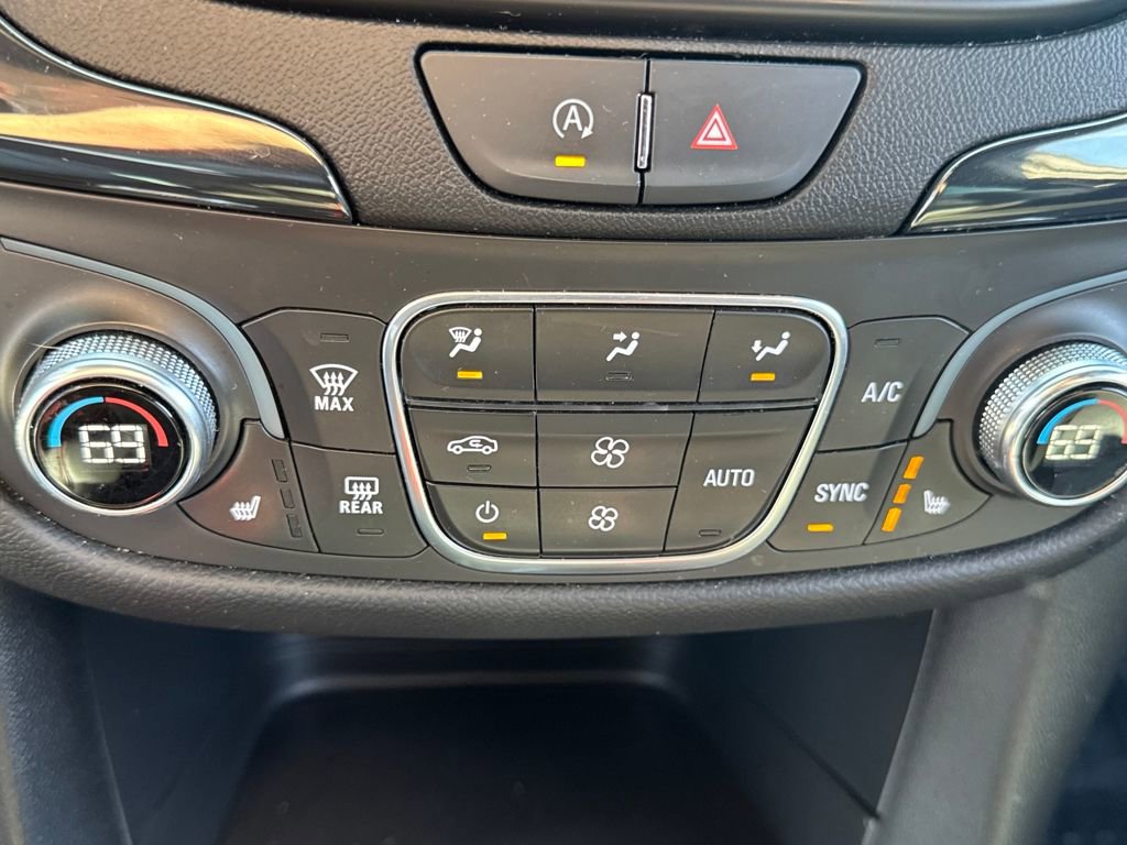 Used 2022 Chevrolet Equinox RS w/ RS Leather Package image 23