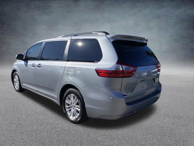 Used 2017 Toyota Sienna XLE Premium FWD image 28
