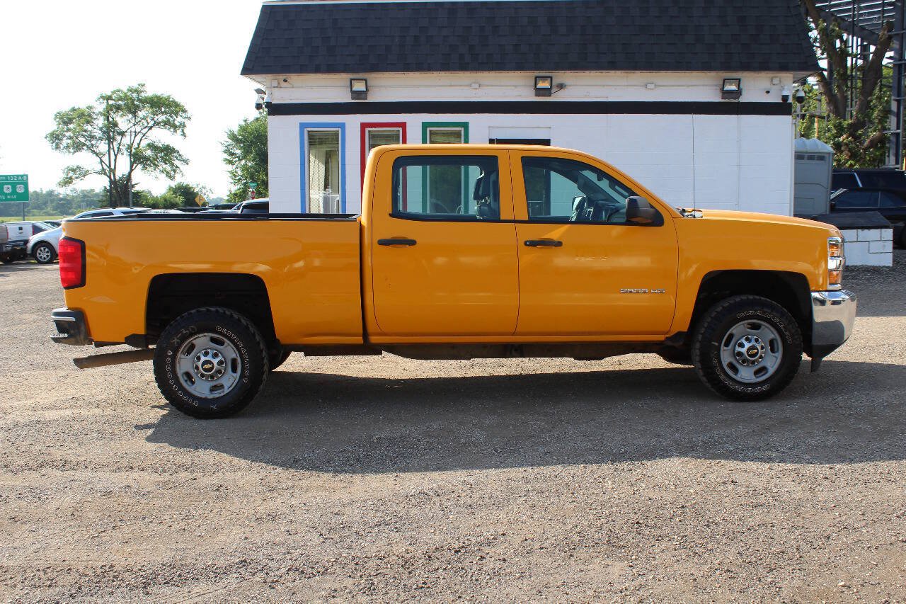 Used 2015 Chevrolet Silverado 2500 W/T AWD/4WD image 4