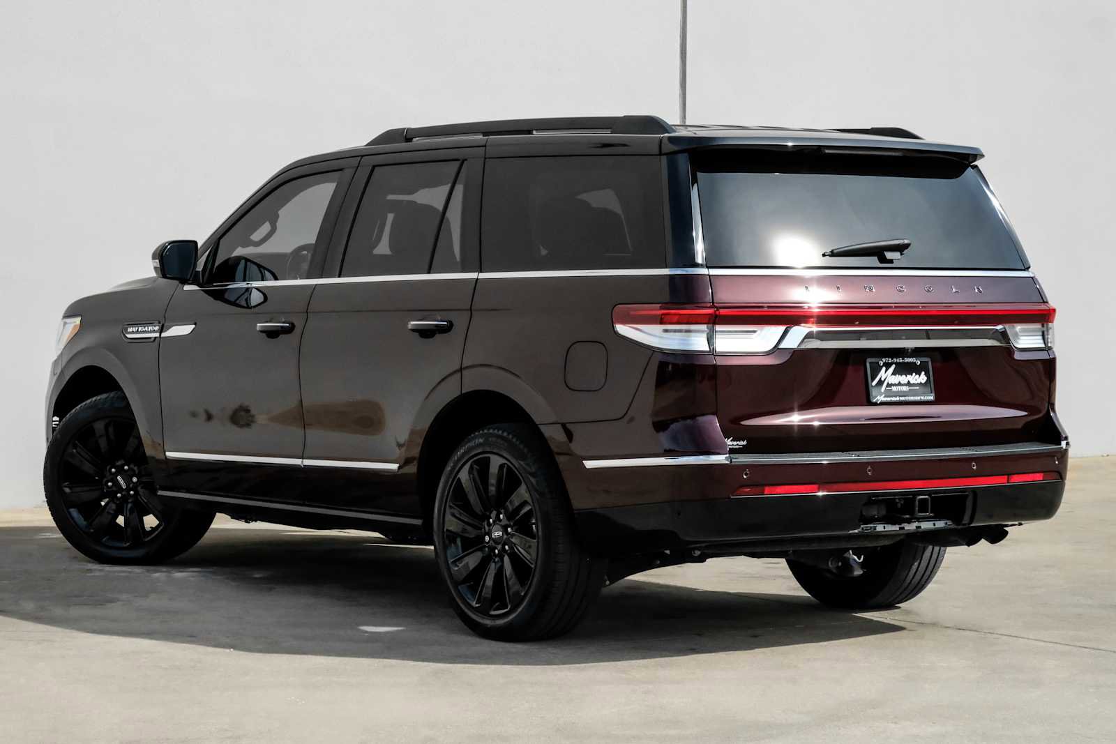 Used 2024 Lincoln Navigator Black Label AWD/4WD image 14