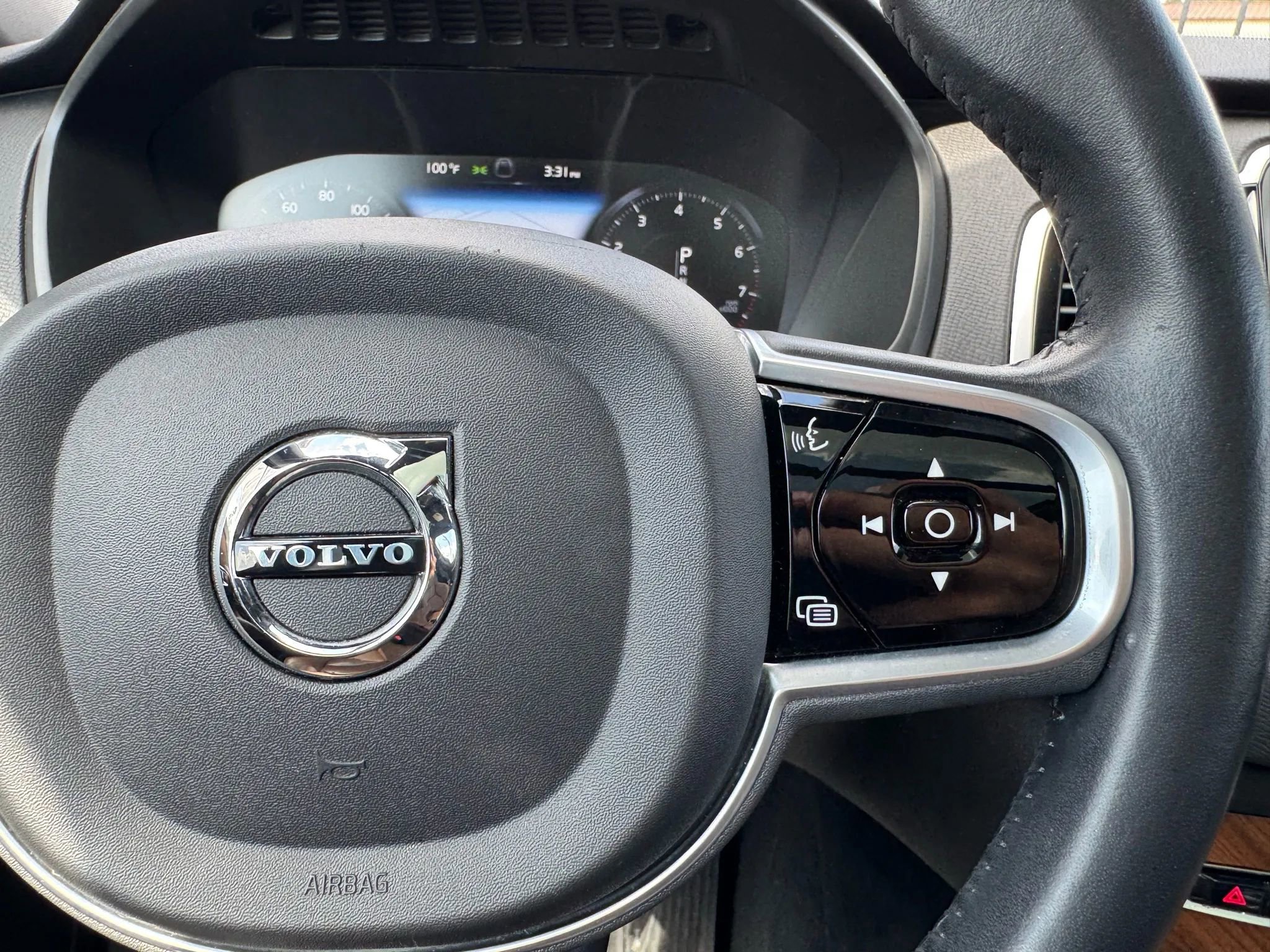 Used 2022 Volvo XC90 T6 Momentum w/ Advanced Package image 40