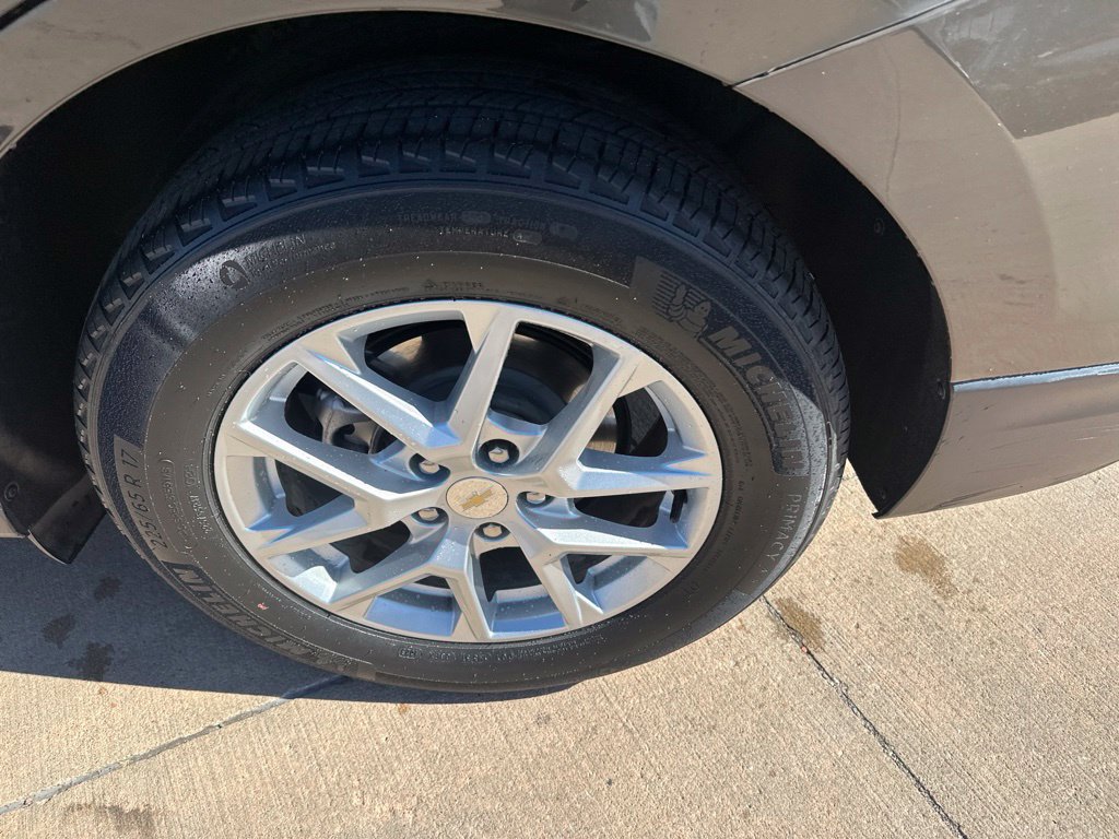 Used 2023 Chevrolet Equinox LT FWD image 32