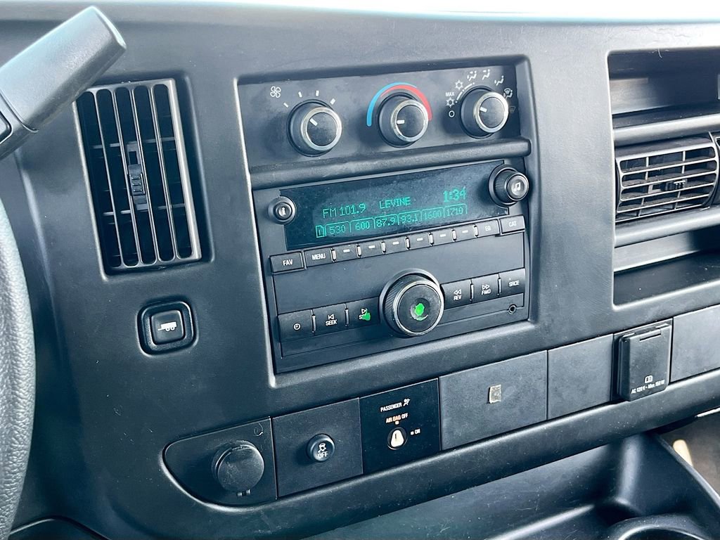 Used 2017 GMC Savana 2500 RWD image 13