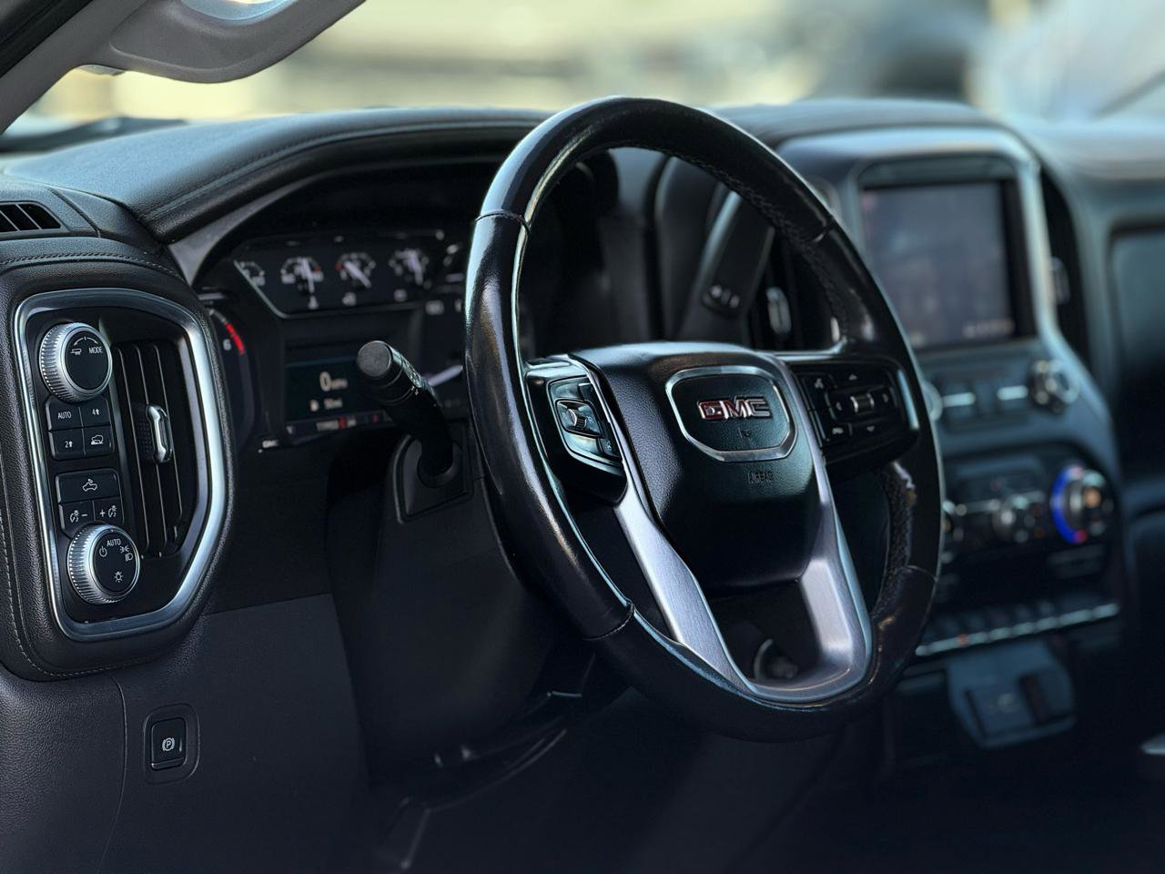 Used 2020 GMC Sierra 1500 SLE w/ SLE Value Package AWD/4WD image 11