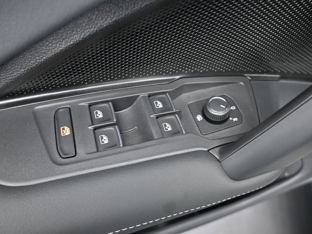 New 2026 Volkswagen Tiguan SE R-Line image 13