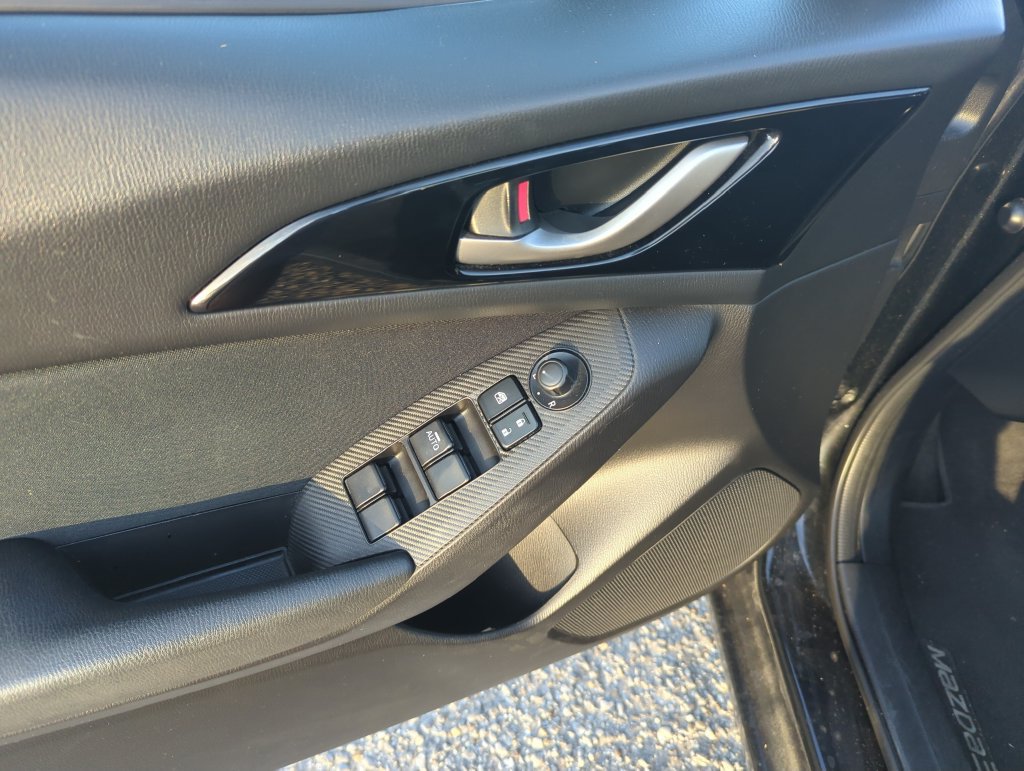 Used 2014 MAZDA MAZDA3 i Touring w/ Moonroof Package 1 FWD image 19