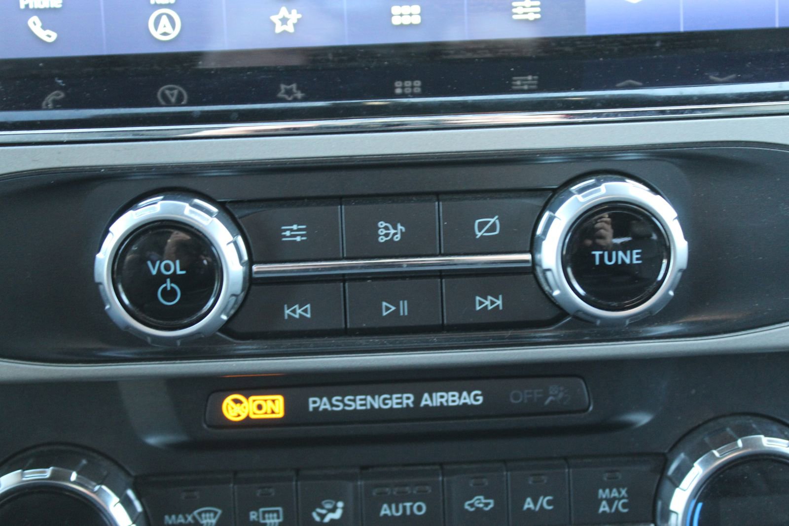 Used 2022 Ford F250 Lariat w/ Lariat Value Package image 35