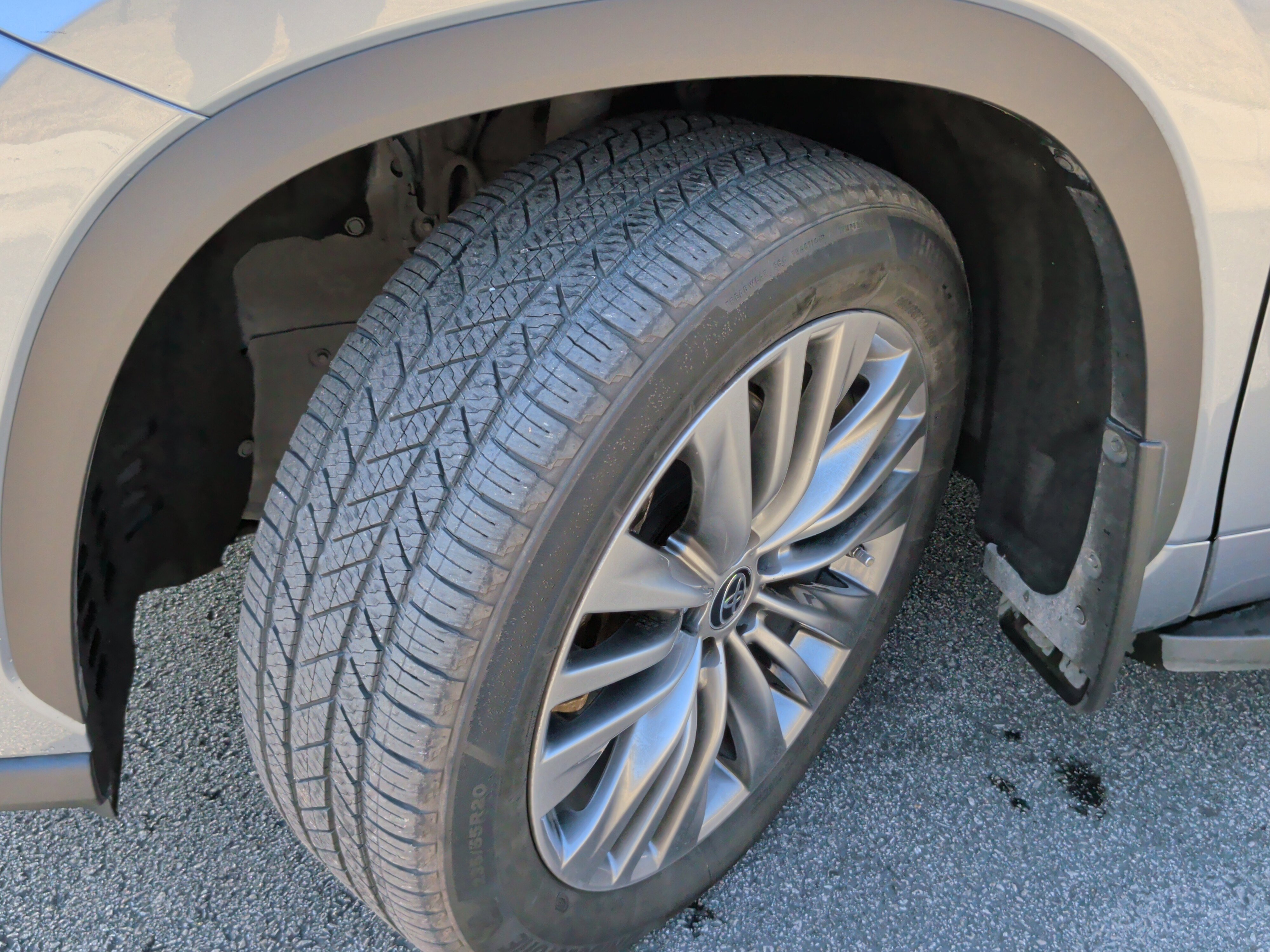 Used 2021 Toyota Highlander Platinum image 12