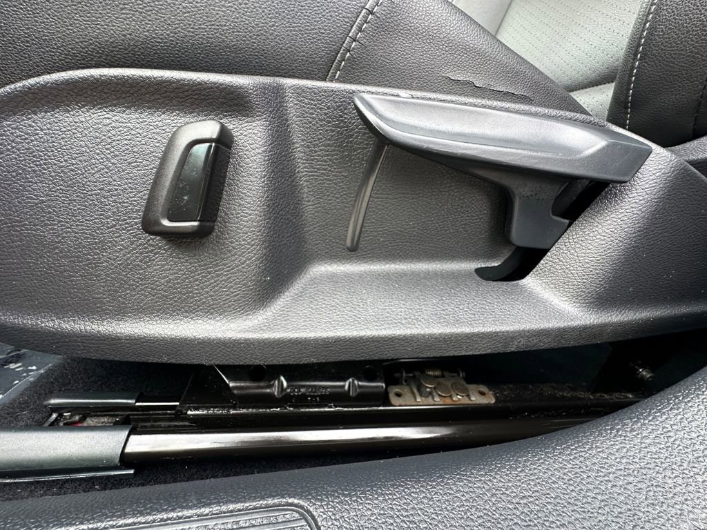 Used 2016 Volkswagen Golf SE image 10