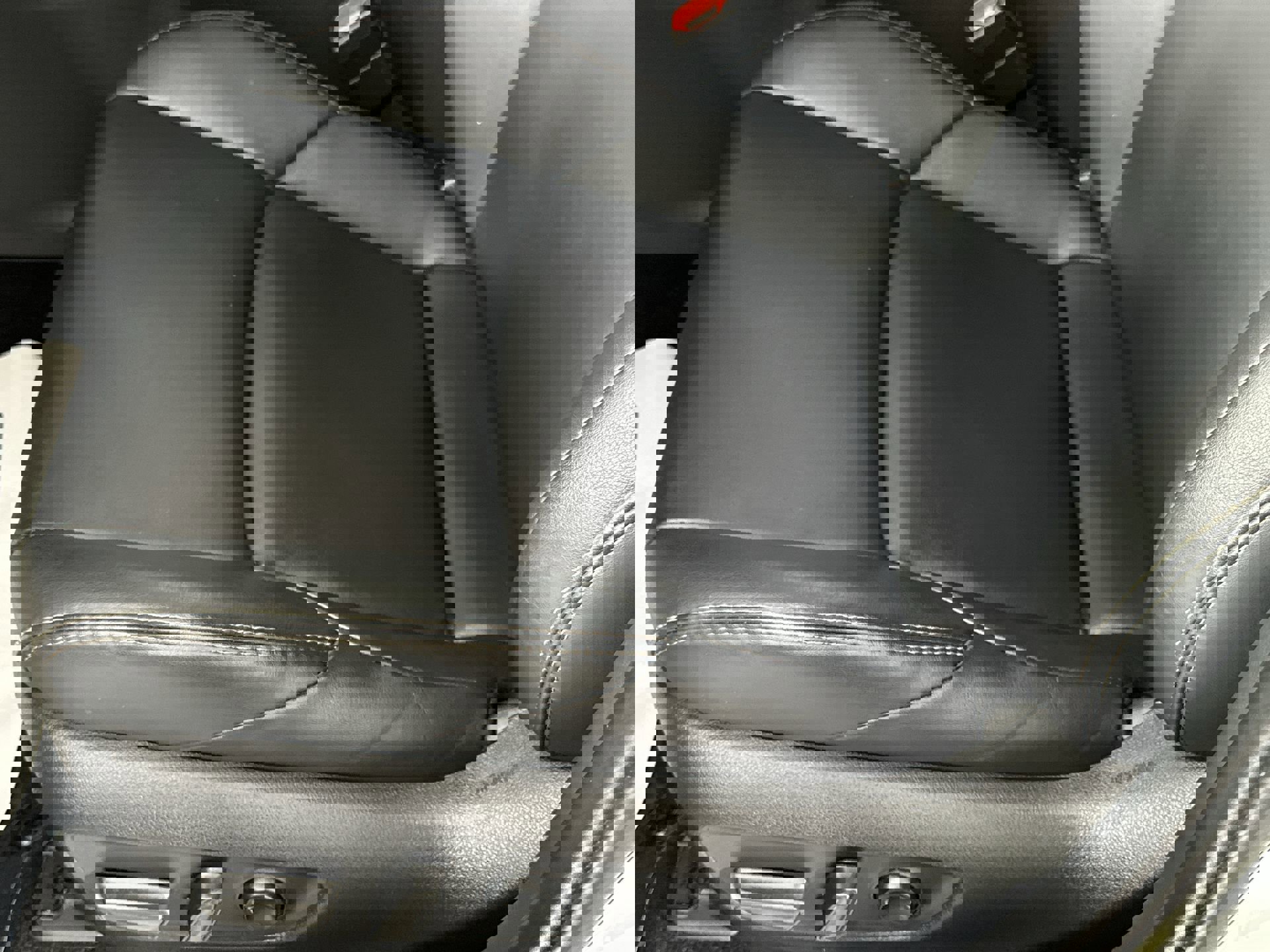 Used 2023 Toyota Venza Limited image 16