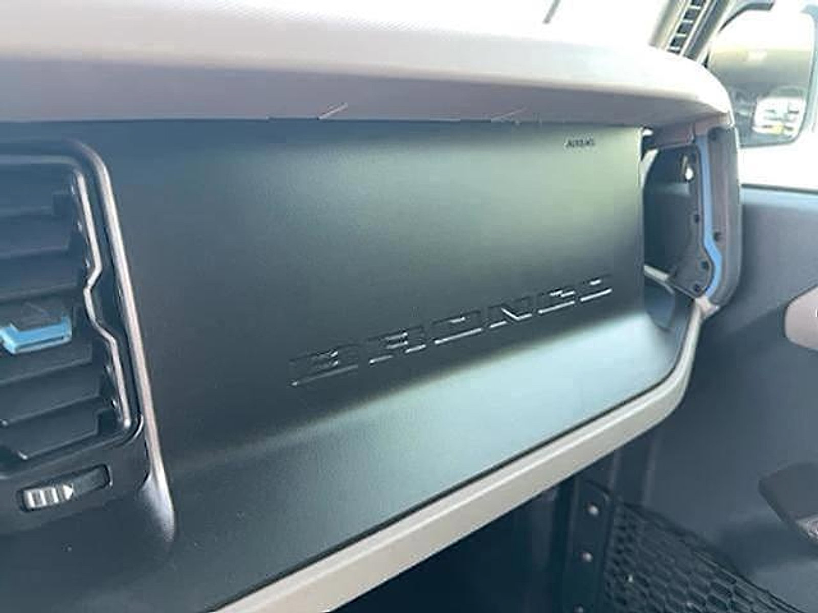 Used 2022 Ford Bronco Wildtrak image 15