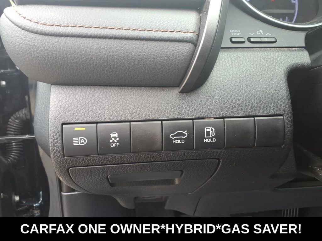 Used 2020 Toyota Camry XLE FWD image 16