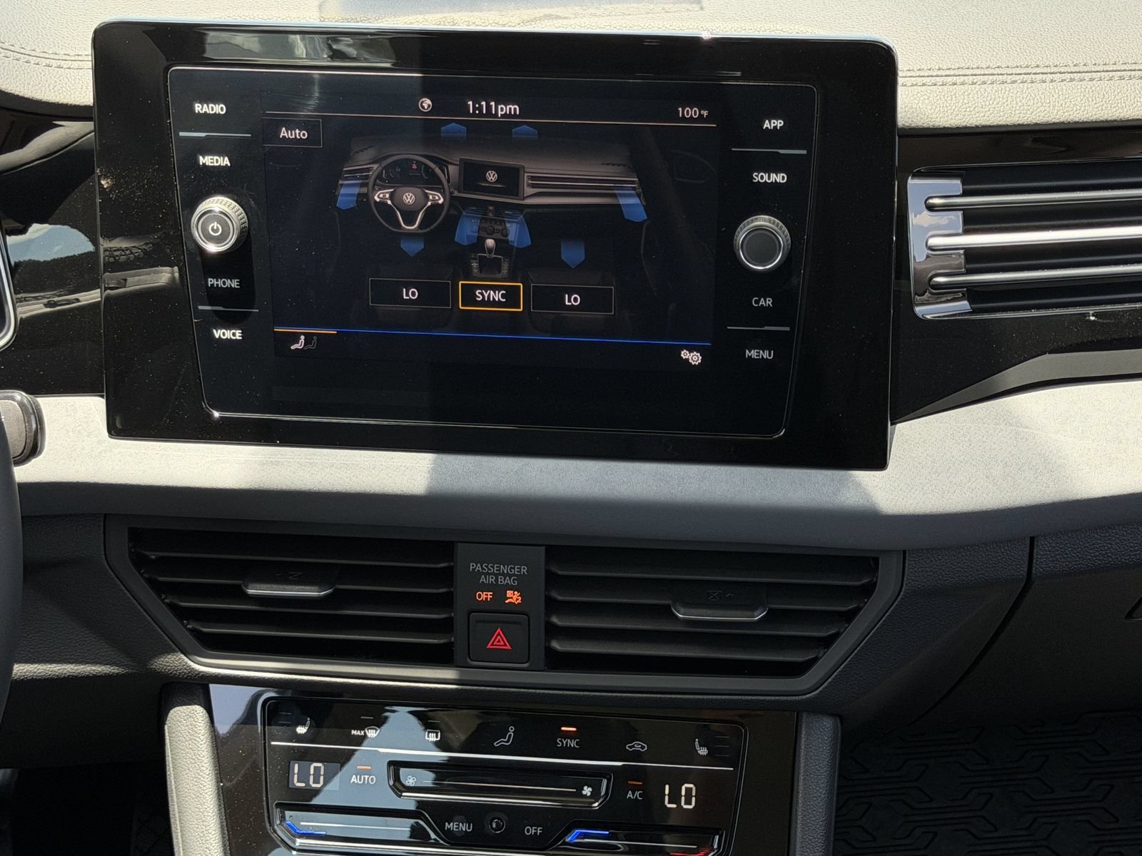 New 2026 Volkswagen Jetta SE FWD image 17