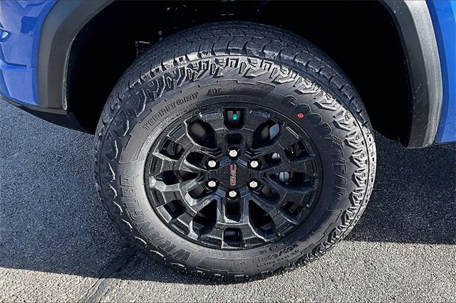 New 2026 GMC Canyon Elevation w/ Convenience Package image 12