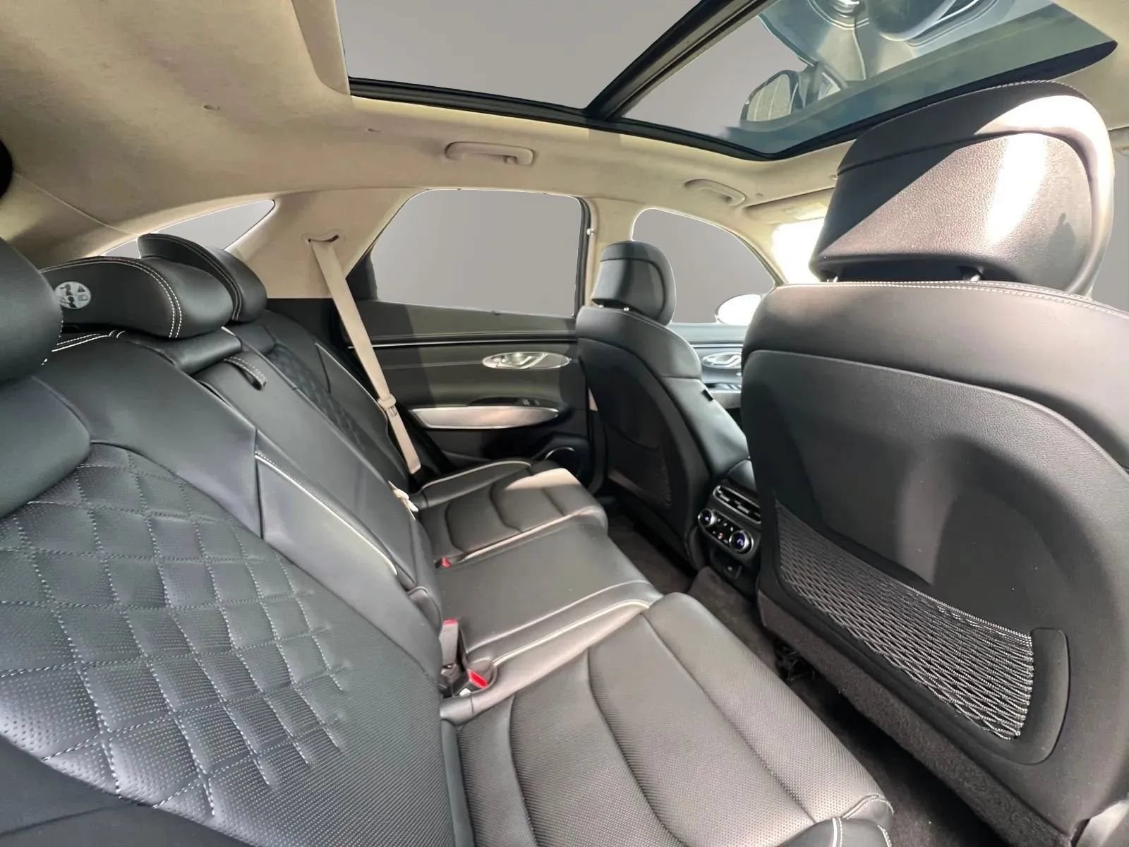 Used 2023 Genesis Electrified GV70 w/ Prestige Package AWD/4WD image 18