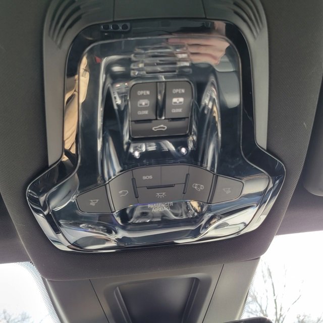 Used 2025 Alfa Romeo Tonale Veloce w/ Premium Package image 10