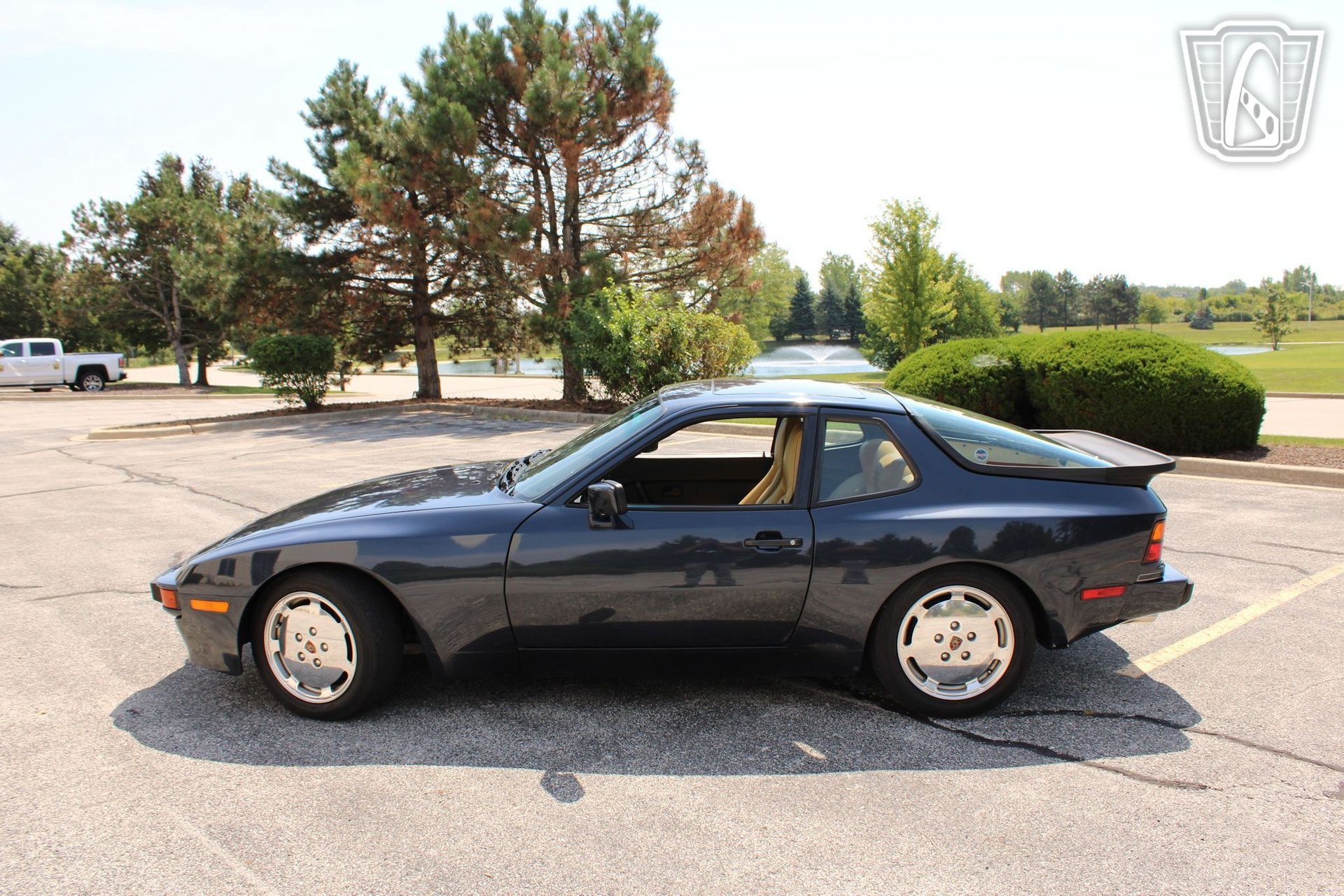 Used 1987 Porsche 944 S RWD image 28