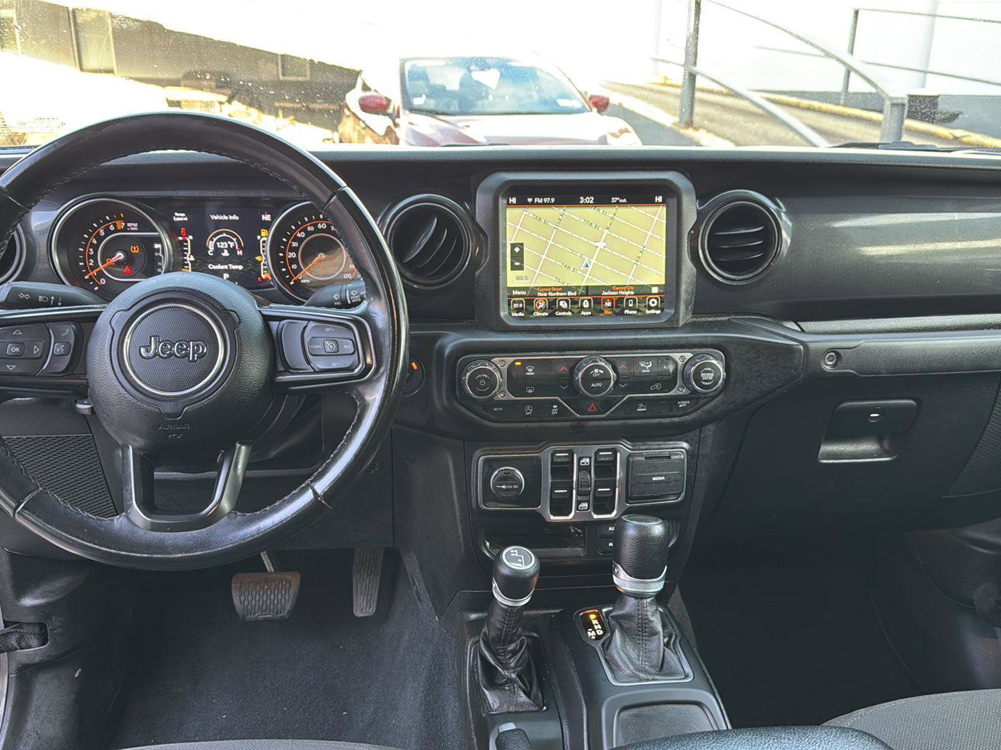 Used 2022 Jeep Gladiator Sport image 27