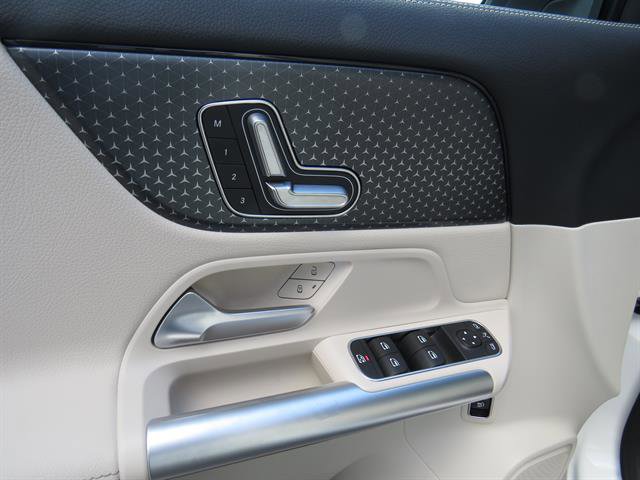 Used 2025 Mercedes-Benz GLA 250 4MATIC image 9