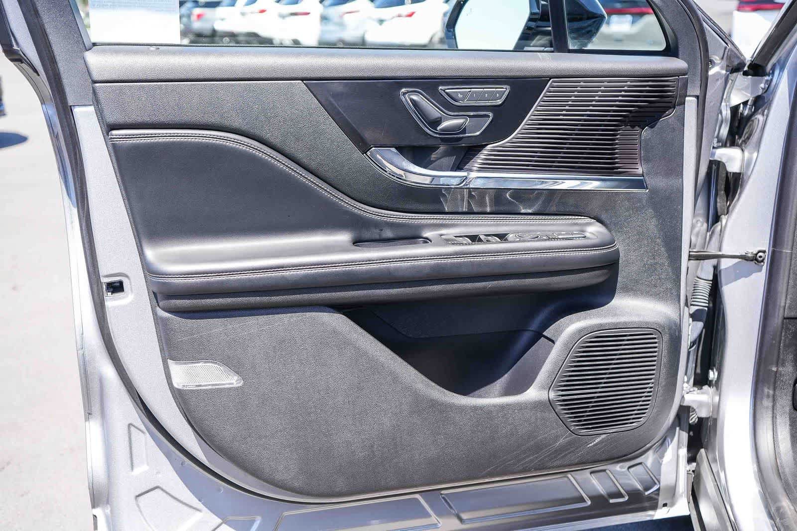 Used 2021 Lincoln Corsair FWD w/ Premium Package image 21