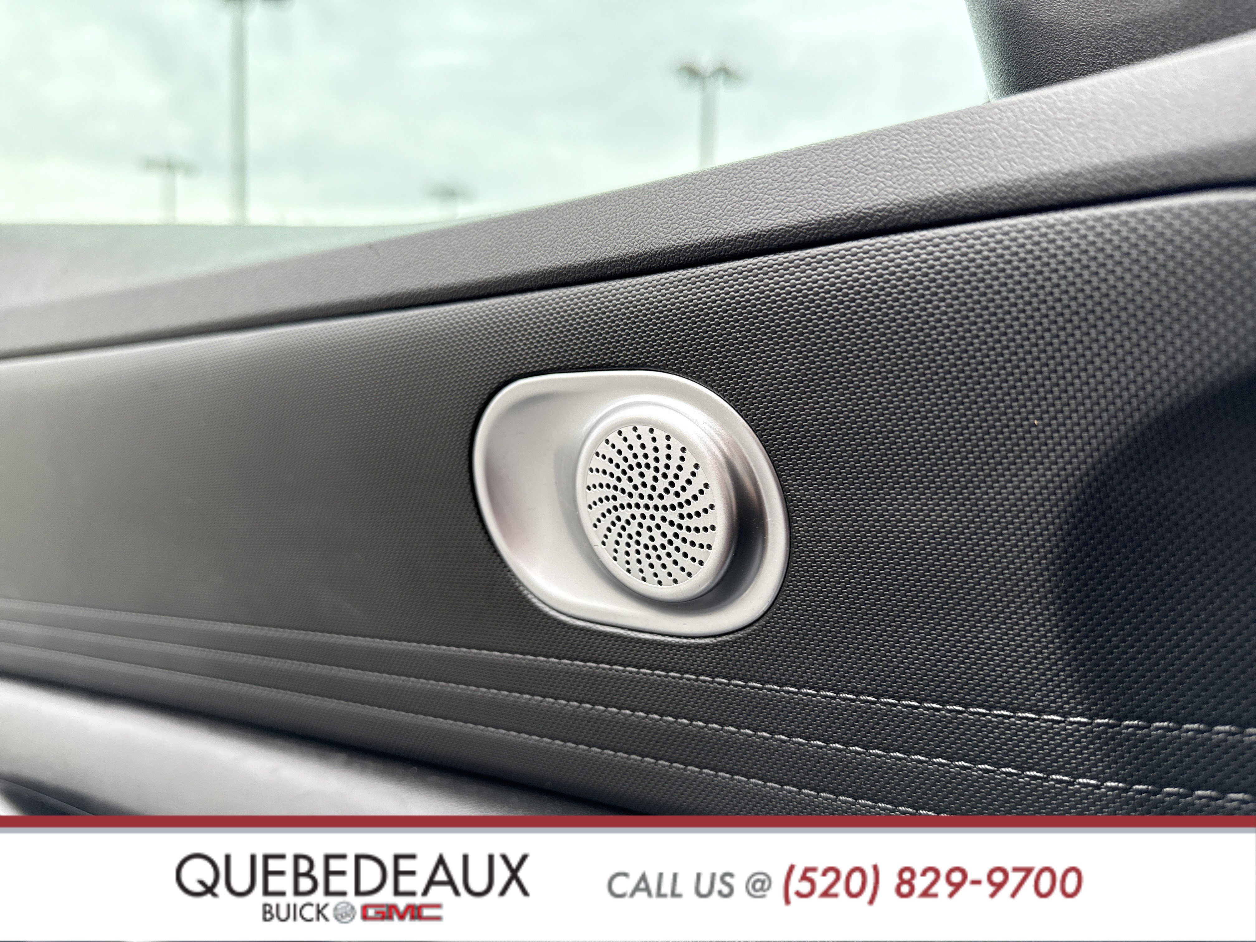 Used 2023 Hyundai Elantra SEL w/ Preferred Accessory Package image 9