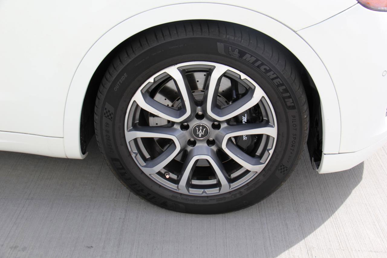 Used 2020 Maserati Levante S image 35