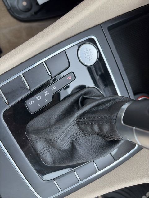 Used 2015 Volkswagen Passat 1.8T Limited Edition image 13