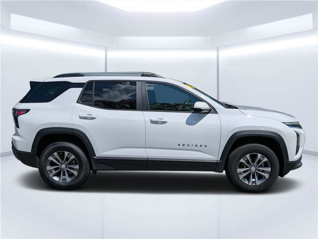 Used 2025 Chevrolet Equinox LT w/ Convenience Package II FWD image 2