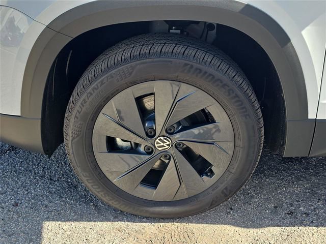 New 2026 Volkswagen Taos S image 7