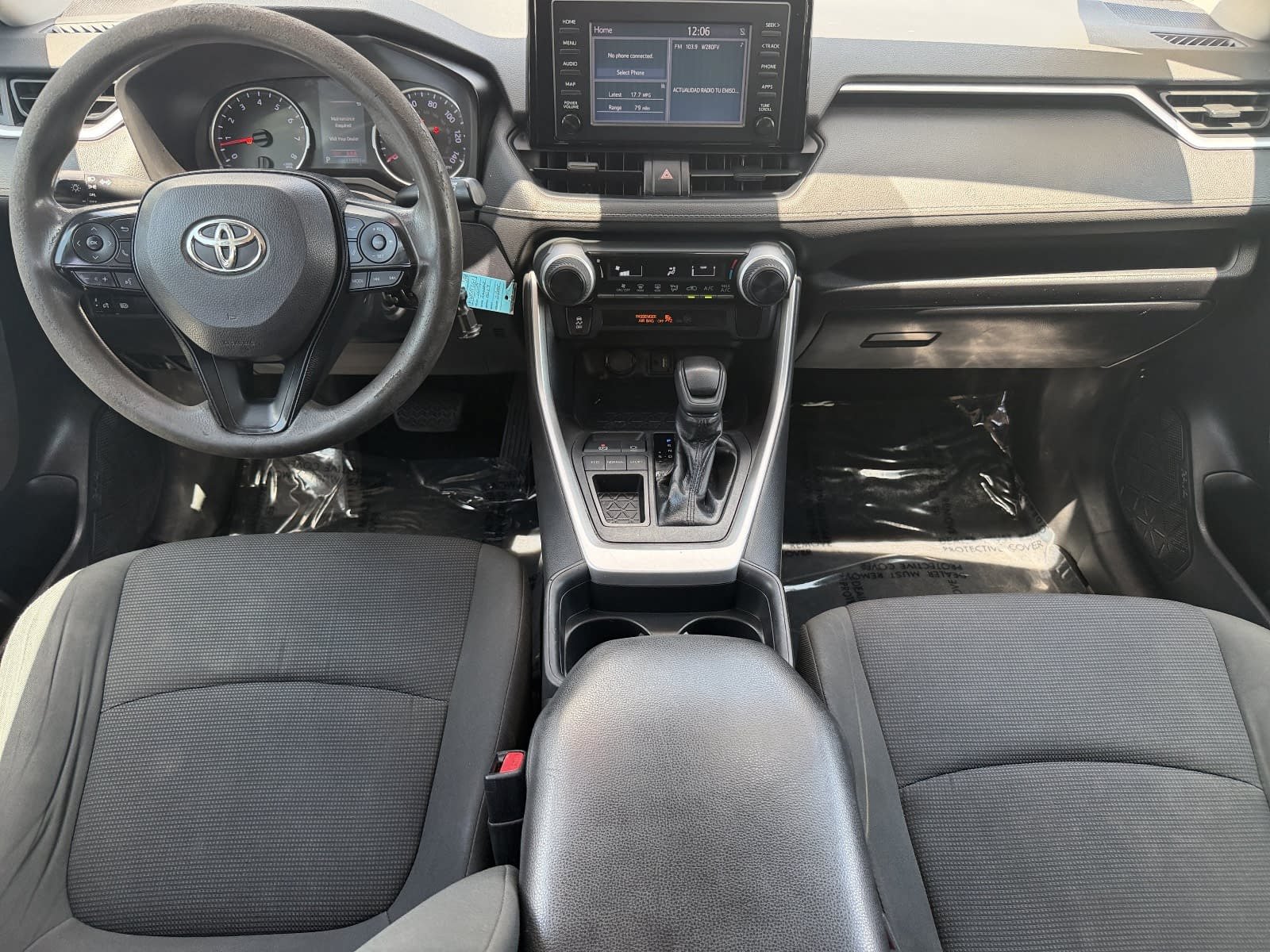 Used 2019 Toyota RAV4 LE FWD image 11