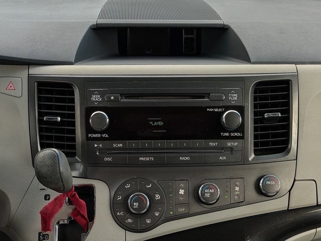 Used 2012 Toyota Sienna LE image 14