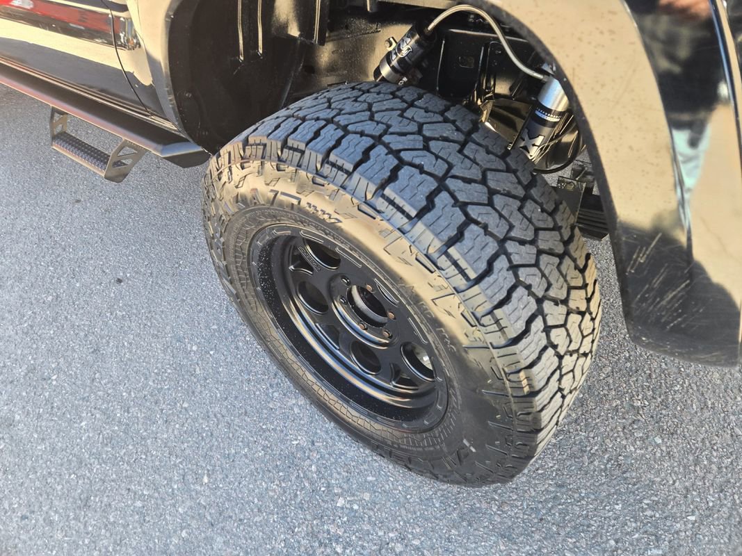 Used 2018 Toyota Tacoma TRD Sport w/ Technology Package AWD/4WD image 6