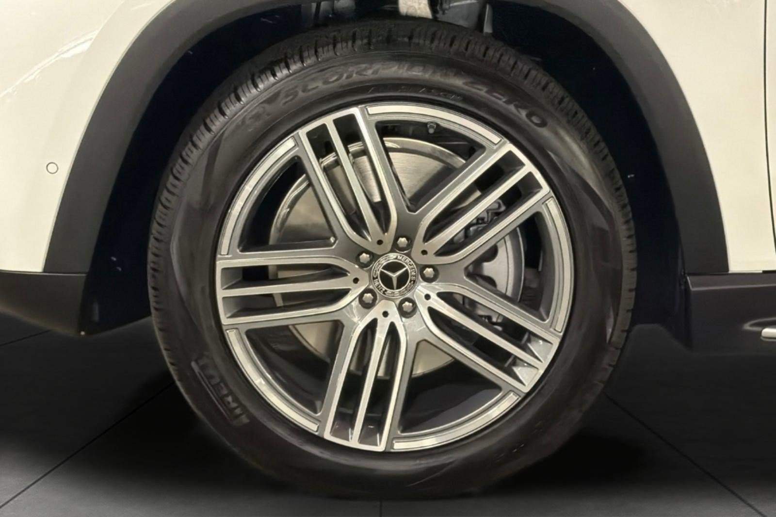 New 2026 Mercedes-Benz GLS 450 4MATIC image 27