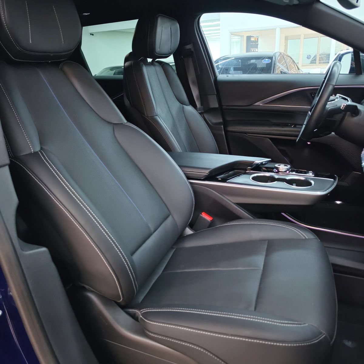 Used 2024 Cadillac Lyriq Luxury RWD image 21