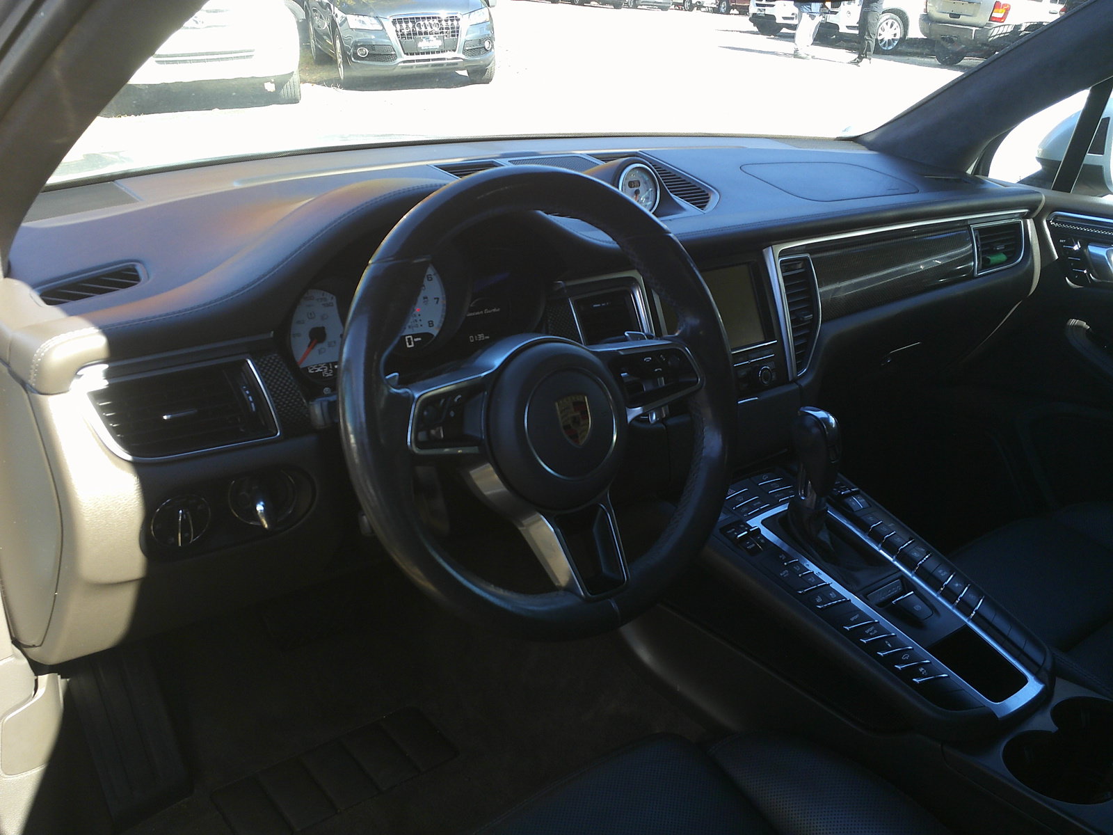 Used 2016 Porsche Macan Turbo w/ Premium Package Plus AWD/4WD image 9