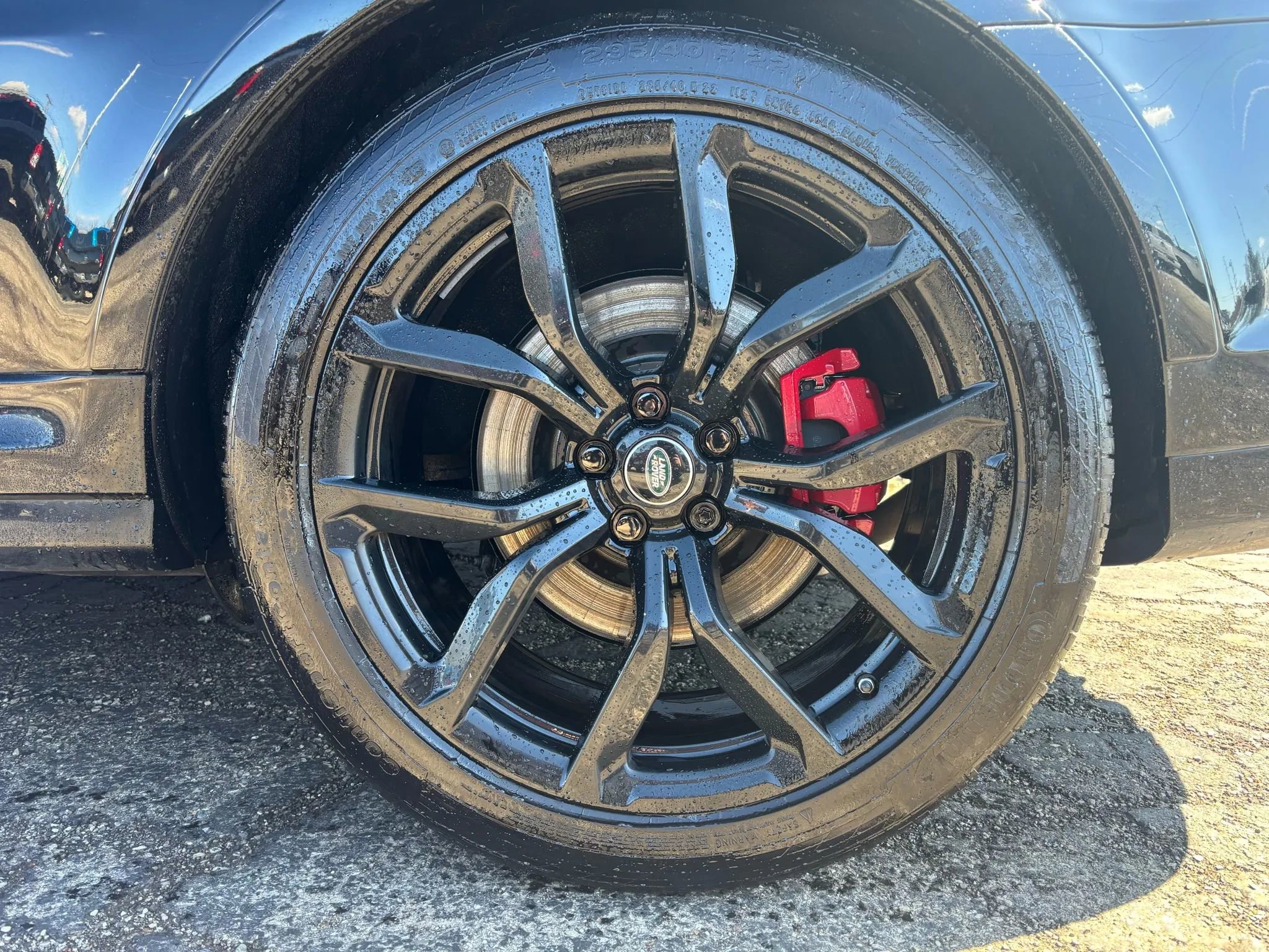 Used 2018 Land Rover Range Rover Sport SVR image 2